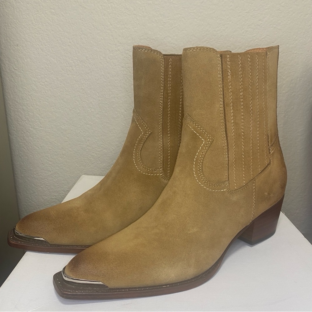 NIB CELINE TRIOMPHE CRUISER BOOTS CHELSEA BOOT IN SUEDE CALFSKIN - SIZE 41 - Picture 2 of 16